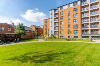 HIGH SPEC MODERN APARTMENT PRIME LOCATION! PARKING - Reading - 1