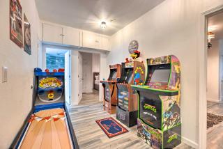 Hilltop Hideaway Branson Home with Trampoline! - Branson - 9