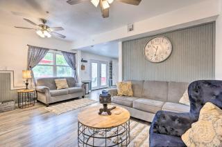 Hilltop Hideaway Branson Home with Trampoline! - Branson - 7