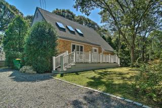 Vineyard Gem Less Than 2 Mi to Beach and Oak Bluffs! - Oak Bluffs - 8