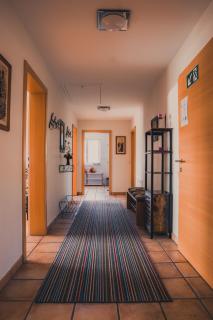 Coraline -Koblach, 6-10 P, 3 Schlafzimmer, Küche, riesige Terrasse, Parkplatz, WiFi, Stellplatz Ski - 6