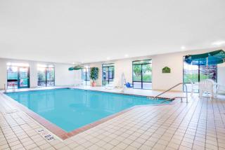 Wingate by Wyndham Gillette - Gillette - 2