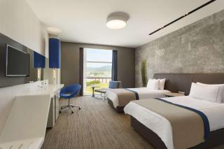 Ramada Hotel & Suites by Wyndham Izmir Kemalpasa - Kemalpaşa - 1