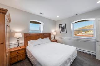 Luxury three bedroom condo, outdoor swimming pool, walk to hiking and biking trails - Park City - 1