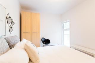 Exquisite Modern Condo in Little Italy by Den Stays - Montreal - 1