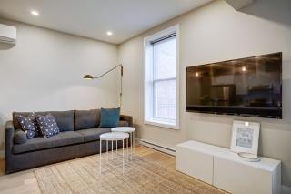 Explore Montreal from Sleek Contemporary Apartment by Den Stays - Montréal - 8