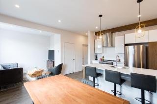 Light Filled 2 Bdr Unit in Mile End by Den Stays - Montreal - 6