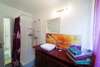 Ferienwohnung im Haus Lotus mit großem Balkon und Garten - Bad Urach - 8