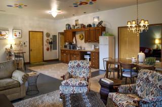 Peaceful Fayetteville Getaway - Pets Welcome! - 5