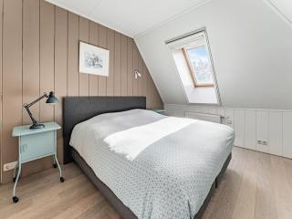 Spacious Group Getaway in Heiloo - Heiloo - 8