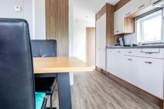 Chalet 3a op Recreatiepark De Wielen - 1