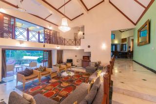 StayVista's Shantam House - Dive into relaxation with a pool and tennis lawn - Lonavala - 4