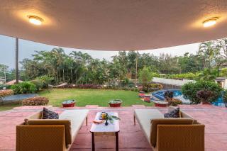 StayVista's Shantam House - Dive into relaxation with a pool and tennis lawn - Lonavala - 7