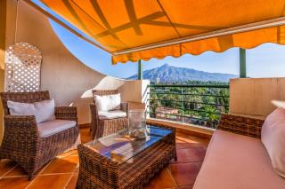 Holiday Apartment in Senorio de Aloha with Sea views - Marbella - 4