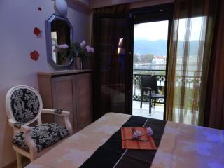 Captain's Beach Apartments - 3