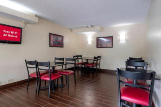 Red Roof Inn Charlottesville - Charlottesville - 3