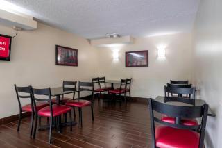 Red Roof Inn Charlottesville - Charlottesville - 4