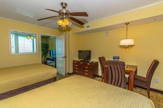 Towers On The Grove 724 Direct Oceanfront Suite Sleeps 6 guests - 6