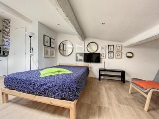 Grand St Pierre Studio mansardé atypique Climatisé - 2