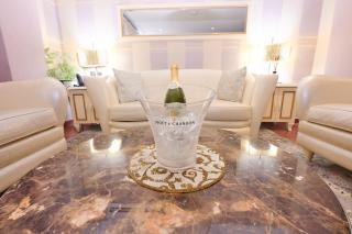 Oak Haven Hotel & Suites - 3