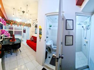 The Red Keep Condotel Tagaytay Cityland Prime Residences with 55in 4k TV & Netflix - 3