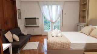 Apricot Apartment - Athens Center, 6 BD, 2.5 BATH - 2