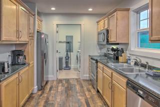 Unique Blue Ridge Haven, 12 Mi to Asheville! - Leicester - 4