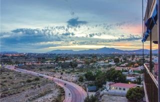 Stunning Apartment In El Campello - El Campello - 3