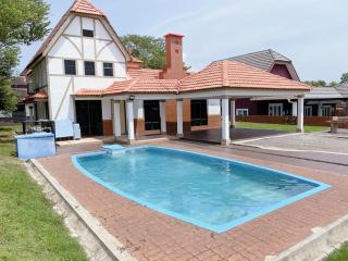 Villa with Private Swimming Pool - Malacca - 4