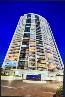 Gold Coast Broadbeach walk Pac Fair, Casino Beach - 0