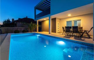 2 Bedroom Lovely Apartment In Obrovac - Obrovac - 5