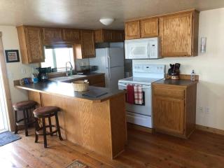 Stunning Views, Prime Location - Hamilton - 8