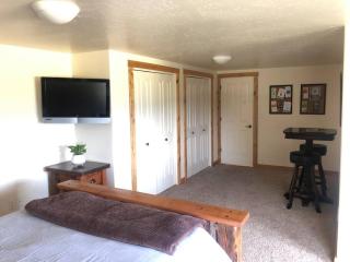 Stunning Views, Prime Location - Hamilton - 7