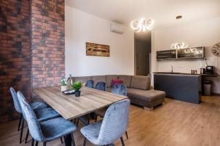 Jacuzzi and privacy with 2 balconies and FREE garage - Budapest - 7