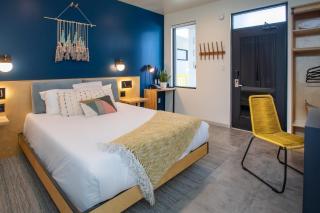 The Monterey Motel - 6