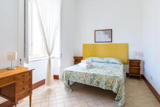 Lopez 20 a Big Family Apartment by Napoliapartments - Napels - 6