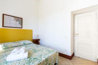 Lopez 20 a Big Family Apartment by Napoliapartments - Napels - 1