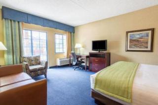 Days Inn & Suites by Wyndham Mesa Near Phoenix - 1