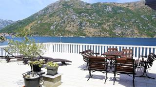 PENTHOUSE STOLIV New SPA-POOL Villa is located 5m from the sea, Exclusive Terrace,Private Jetty wih Sunbeds, Pebble Beach, Secluded location Total area 375m2 at your disposal - Kotor - 7