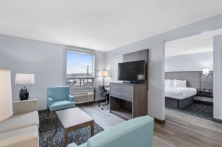 Emerald Hotel & Suites Calgary Airport - Calgary - 5