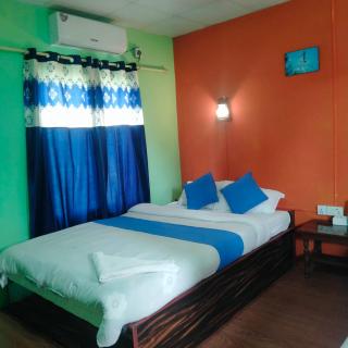 Hotel Tiger Tops Sauraha - Sauraha - 4