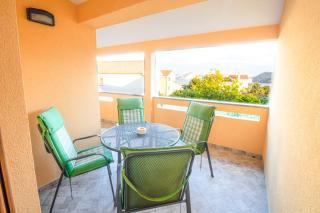 Apartments Dujmovic with Terrace - Baška - 4