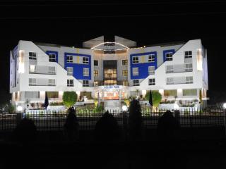 GOLDEN PARK HOTEL & RESORT - Māldah - 0