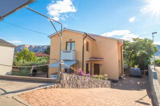 Apartments Dujmovic with Terrace - Baška - 0
