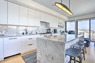 Luxury Long Beach Villa with Ocean Views! - Long Beach - 6