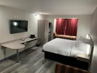 Microtel Inn and Suites Clarksville - Clarksville - 1