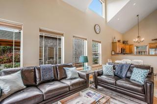 Howard's Lakehouse by the Sea - 6