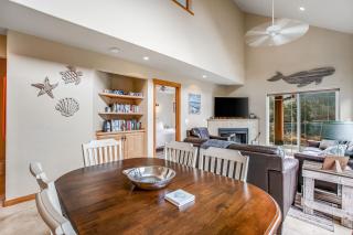 Howard's Lakehouse by the Sea - 1