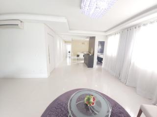 Lindo Apartamento com 5 suítes perto do mar! No melhor lugar de Meia Praia - 8