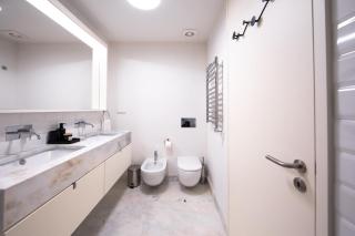 Brand New & Spacious 2BDR Apartment by LovelyStay - Lissabon - 7